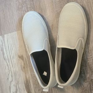 Sperry Women's Crest Twin Gore Sneaker

Size 11